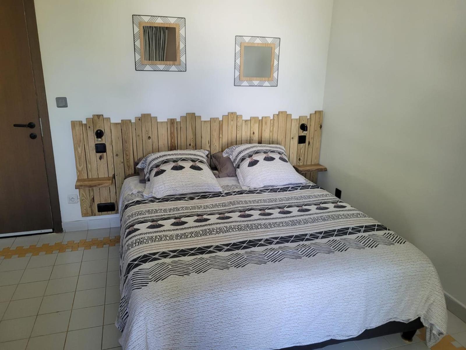 Studio Le Titoune Acces Plage St-Francois Avec Reservoir D'Eau Automatique Saint-Francois  Ngoại thất bức ảnh
